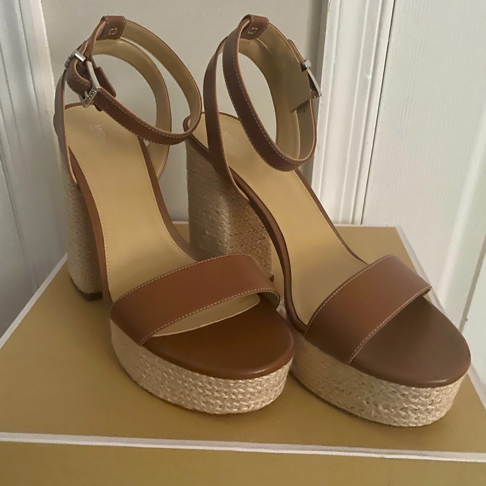Mk platform heel sandal